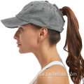 Satinfodrad broderilogo Ponytail Baseball Cap